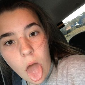 Meet your Posher, Abigail